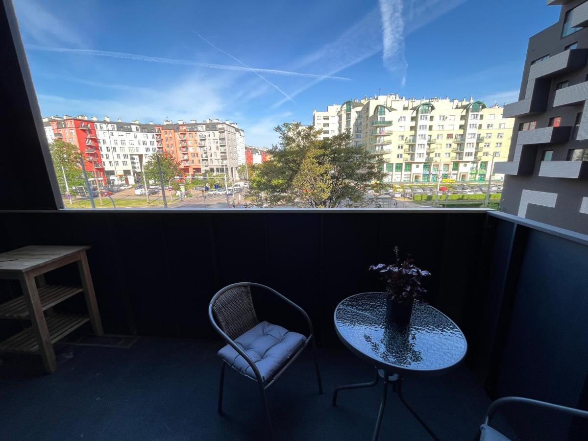 Komfort W Centrum Parking Wrocław Eksteriør bilde