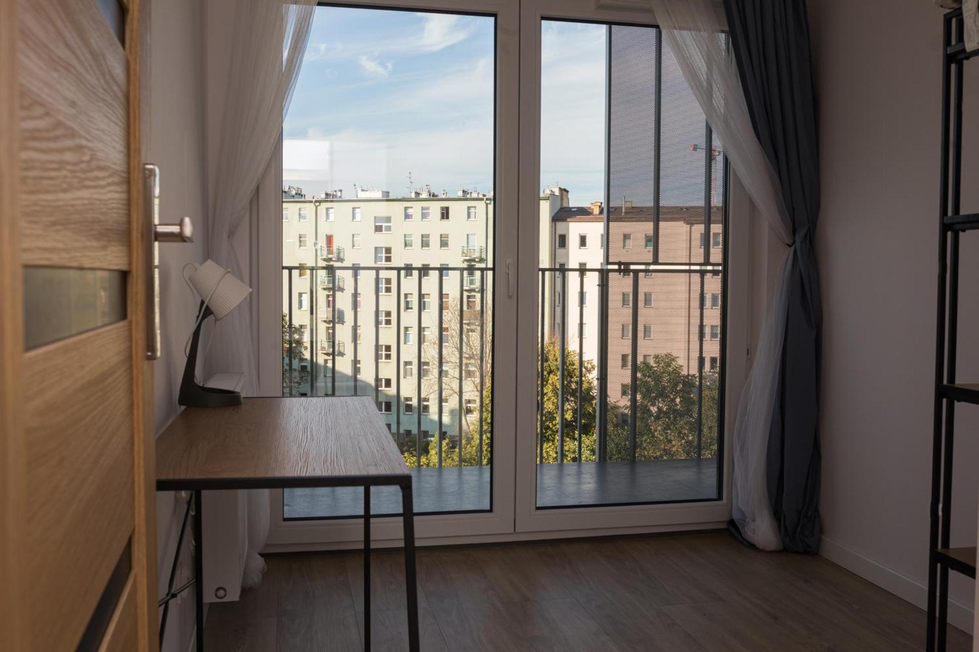 Komfort W Centrum Parking Wrocław Eksteriør bilde