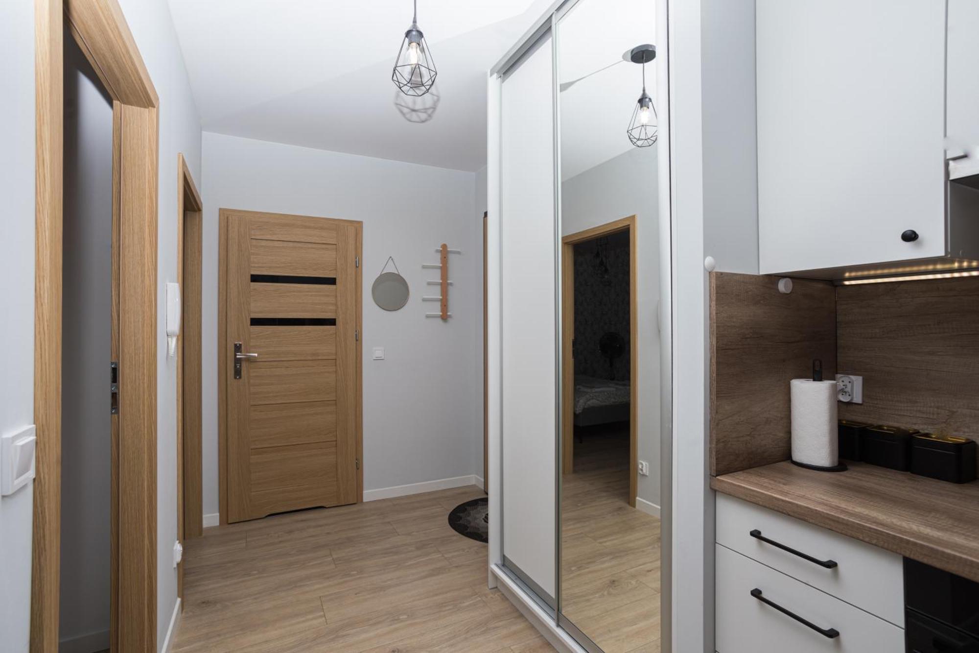 Komfort W Centrum Parking Wrocław Eksteriør bilde