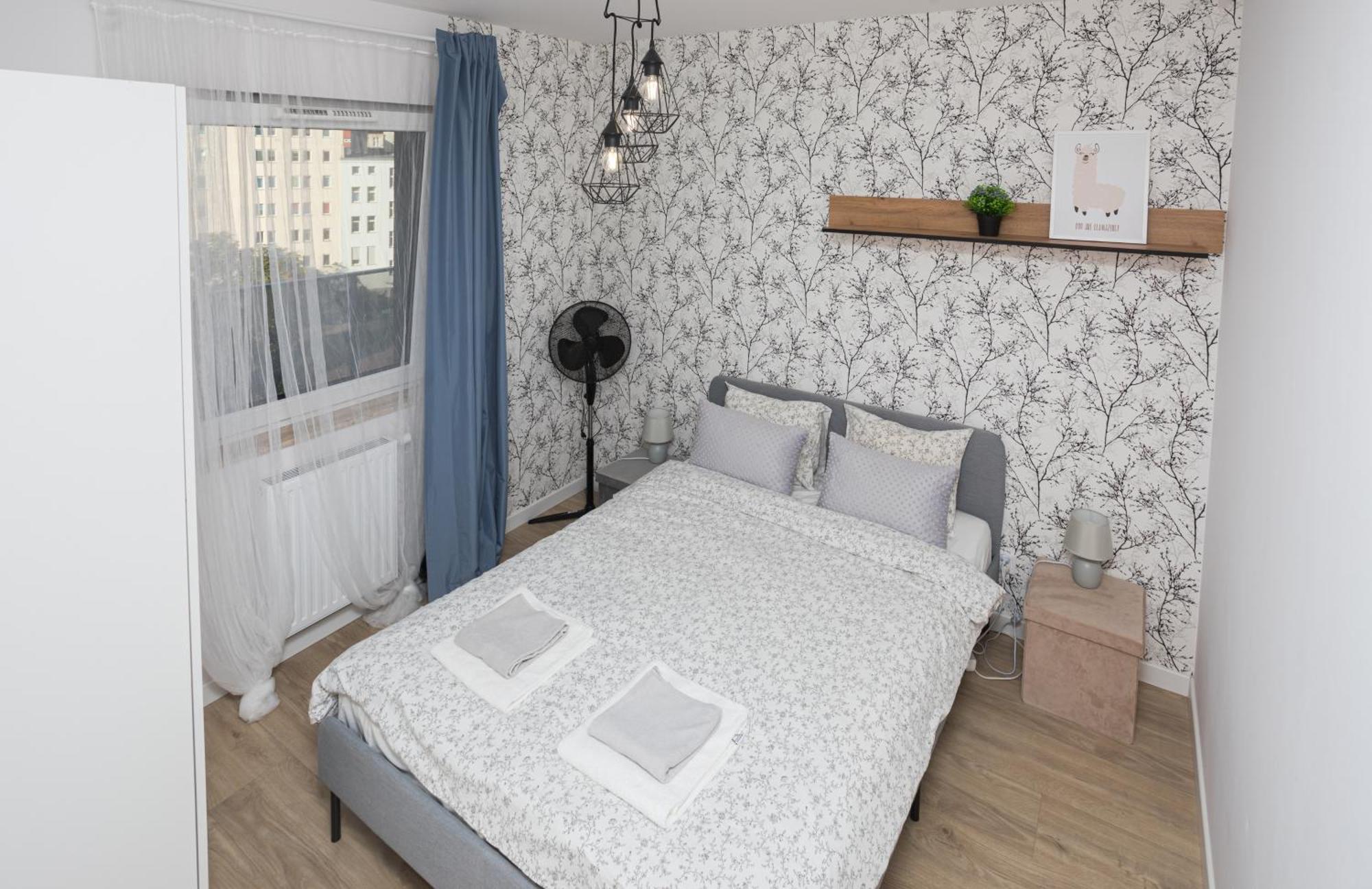 Komfort W Centrum Parking Wrocław Eksteriør bilde