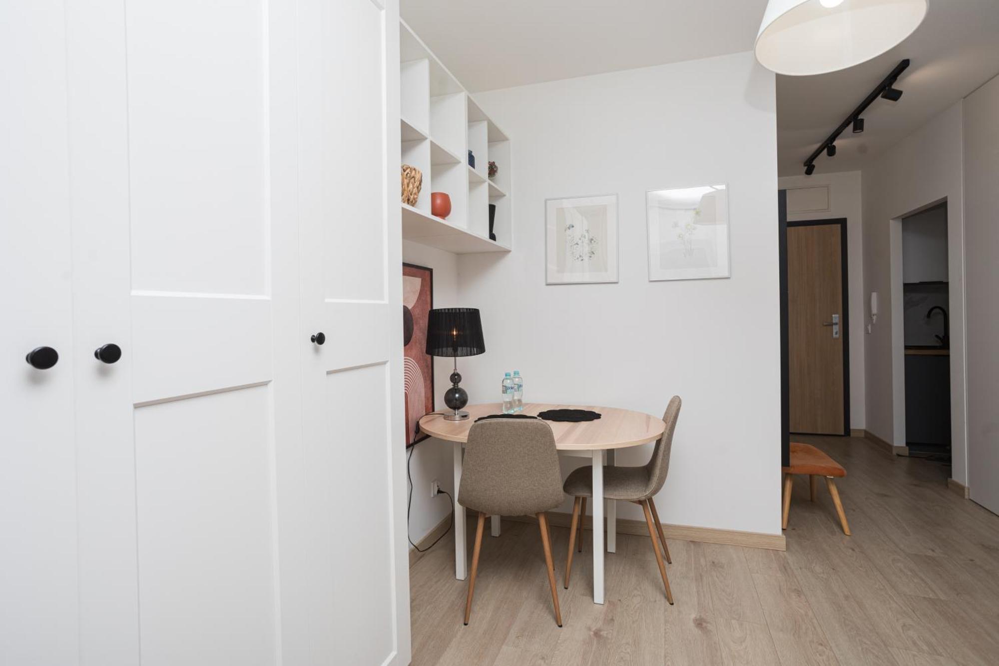 Komfort W Centrum Parking Wrocław Eksteriør bilde